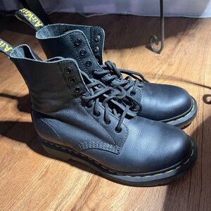 SOLD — Dr. Marten’s Pascal Bex Pisa Leather lace up boots - Size 7 (EU 38)